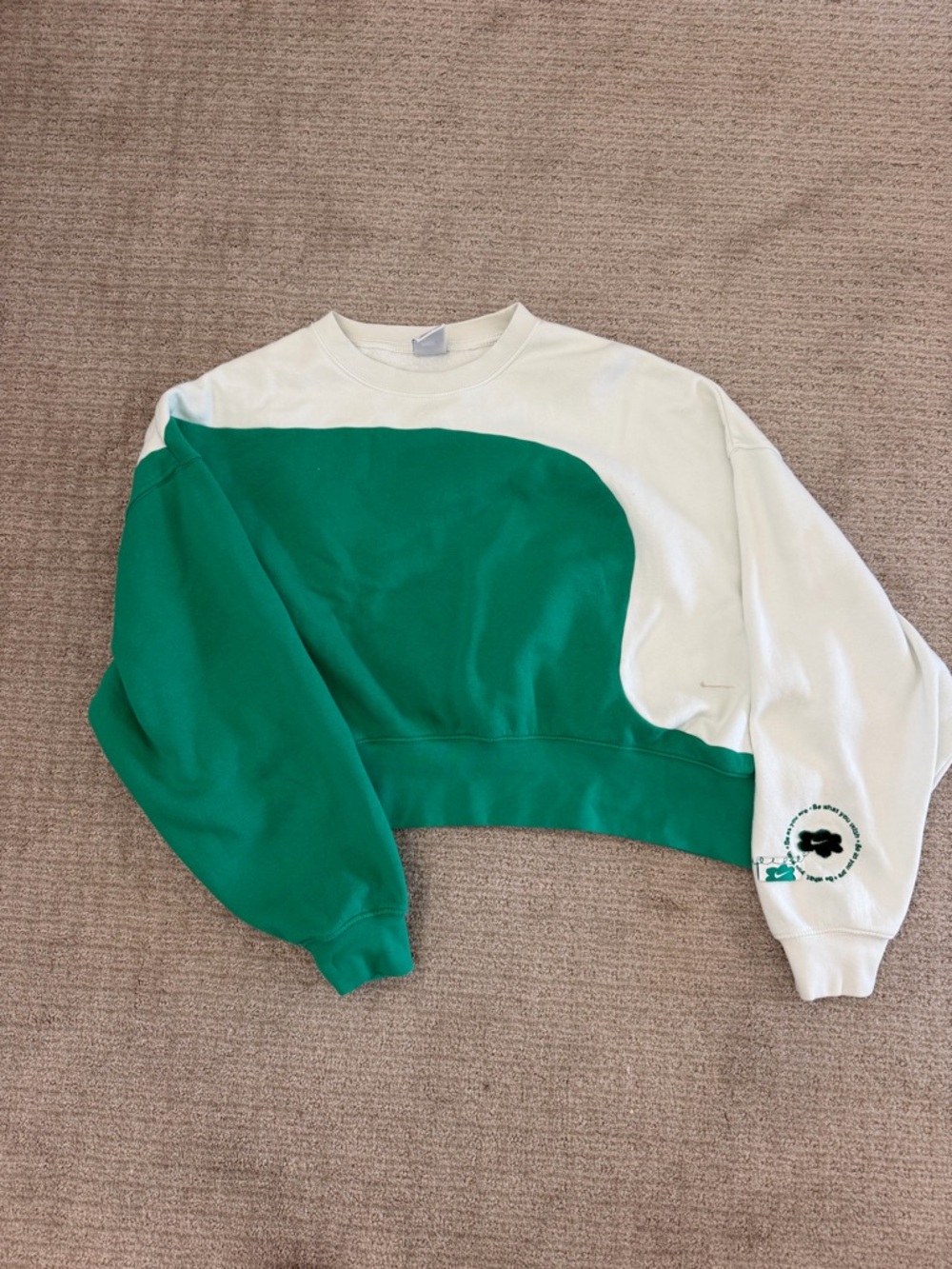 Nike White and Green Colorblock Crewneck Sweatshirt